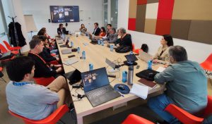 Reunión mesa redonda